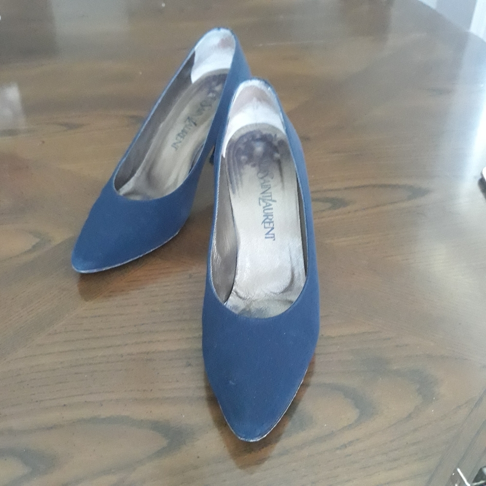 Yves Saint Lauren Size 6 black fabric